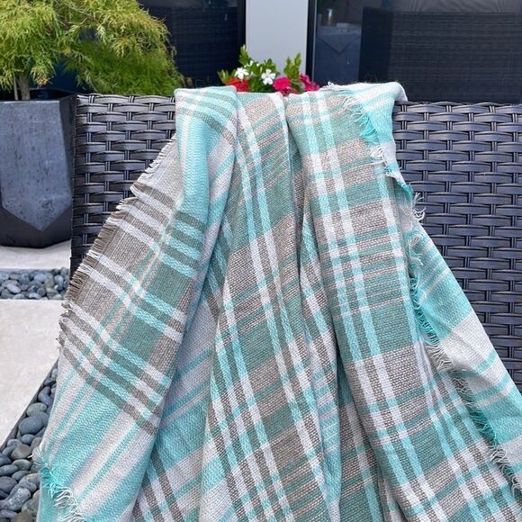 Scarf, wrap, blanket plaid soft luxurious , like new over sized - Picture 1 of 7